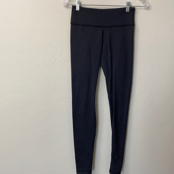 Lululemon black Polkadot leggings size 4. - Picture 1 of 12